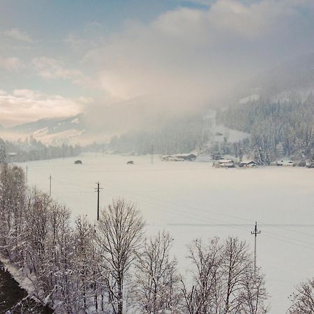 Alte Bildhauerei Appartement Aurach bei Kitzbuehel Buitenkant foto